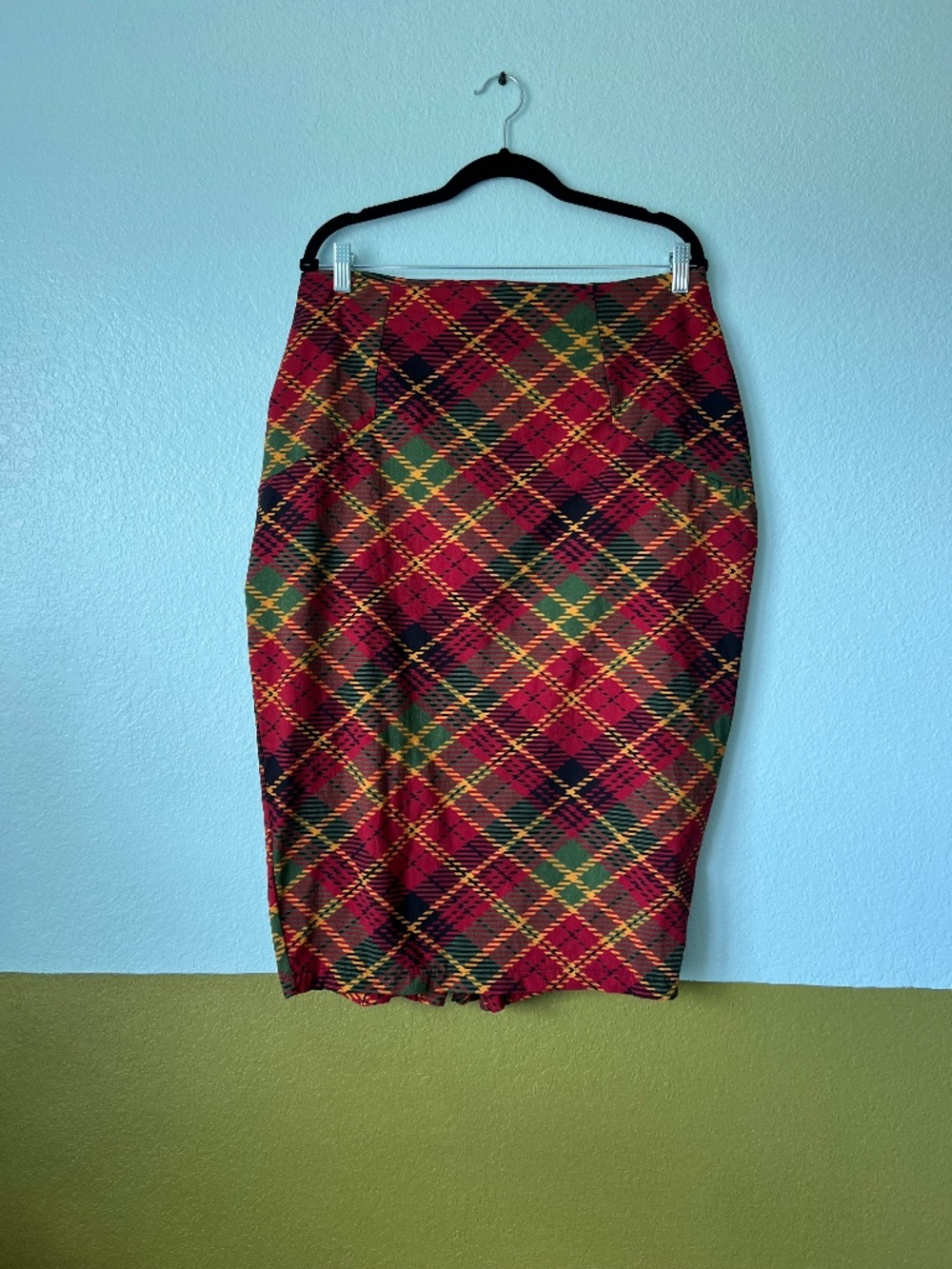 Plaid pencil skirt